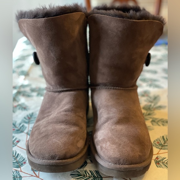 Ugg Bailey Button II dark brown. Women’s size 10 - Picture 5 of 9